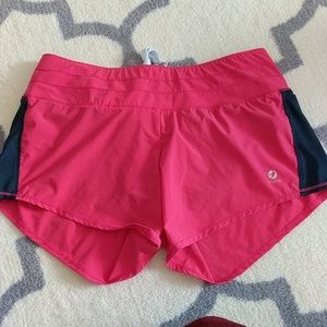 Oiselle roga toolbelt shorts